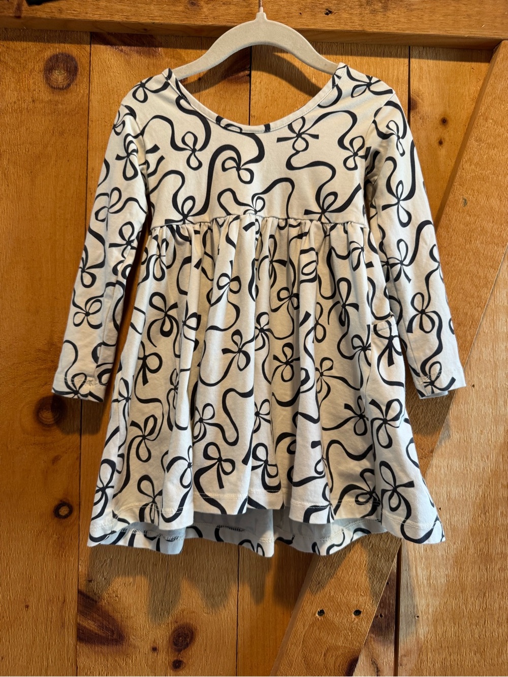 Hanna Andersson ‘Peek a Bow’ Skater Cream and Black Long Sleeve Dress, 2T 🎀